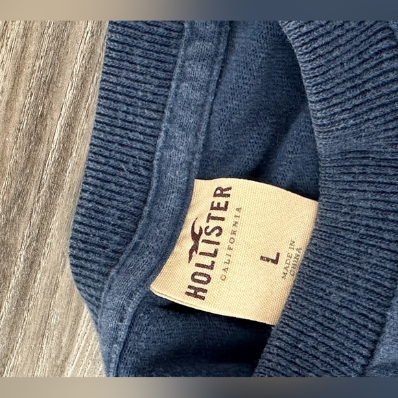 Hollister navy long sleeve - Picture 2 of 4